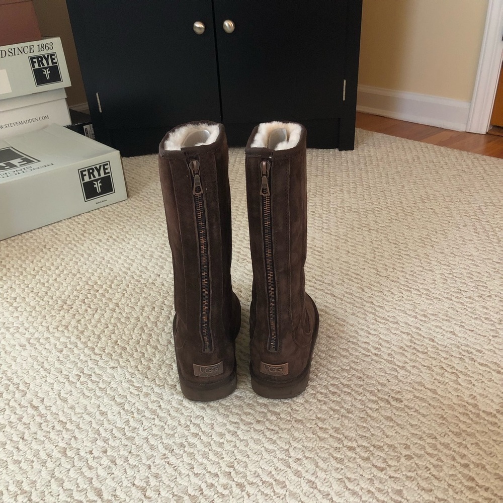 UGG Boots (NEVER WORN)
